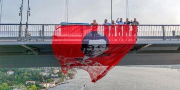 CHP, Boğaziçi Köprüsü’ne İmamoğlu Pankartı Astı!