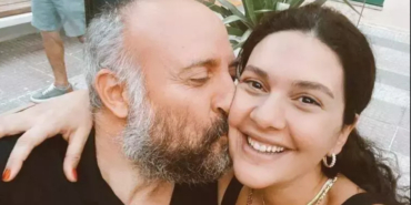 Bergüzar Korel Yazı Bikinili Fotoğrafıyla Karşıladı!