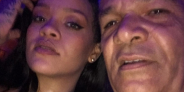 Rihanna, Babasını Kaybetmenin Acısını Yaşıyor