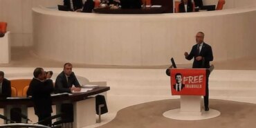 İmamoğlu’na Yönelik Afiş Yasağına Tepki Büyüyor