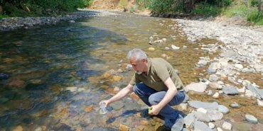 Siyanür Tehdidi: Koyulhisar Deresi Kırmızıya Büründü!