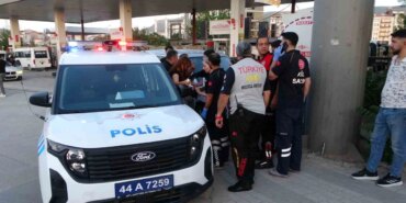 Otobüs Yolculuğunda Bıçaklı Kavga: 2 Yaralı!