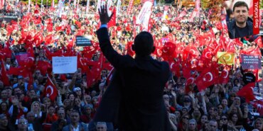 CHP, İstanbul Operasyonlarına Rağmen Saha Çalışmalarına Devam Edecek CHP, İstanbul Operasyonlarına Rağmen Saha Çalışmalarına Devam Edecek