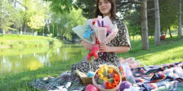 Üniversite Öğrencisi Elmas’tan Renkli Çiçekler