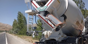 Mikserle Motosiklet Çarpıştı: Sürücü Yaralı!